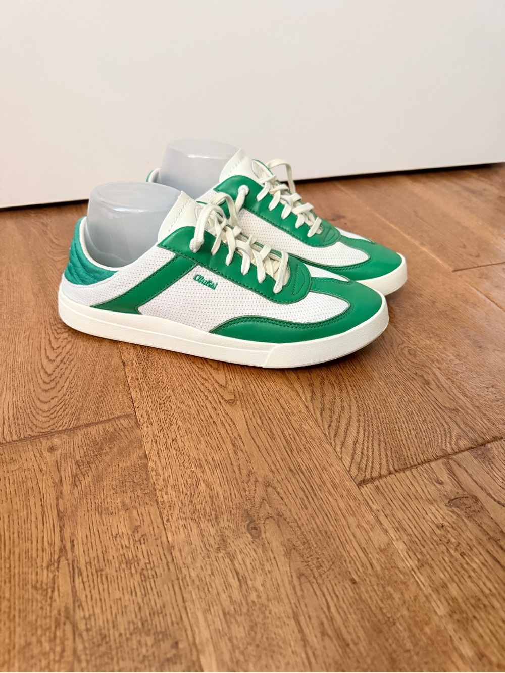 Olukai Kilea Classic Court Sneakers White/Green Women’s Size 9.5 Leather Comfort